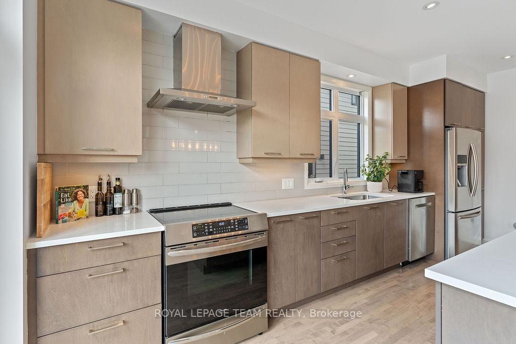 Photo 15 of 301 Long Acres Street, Ottawa, Kanata - Bridlewood — HOMEH
