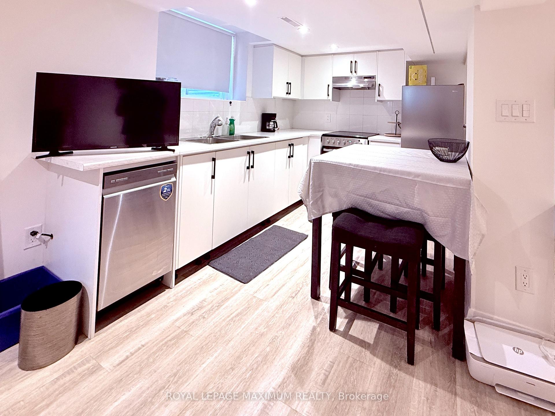 Photo 3 of Unit (B) Lower, 82 Calvington Drive, North York, Downsview-Roding-CFB — HOMEH