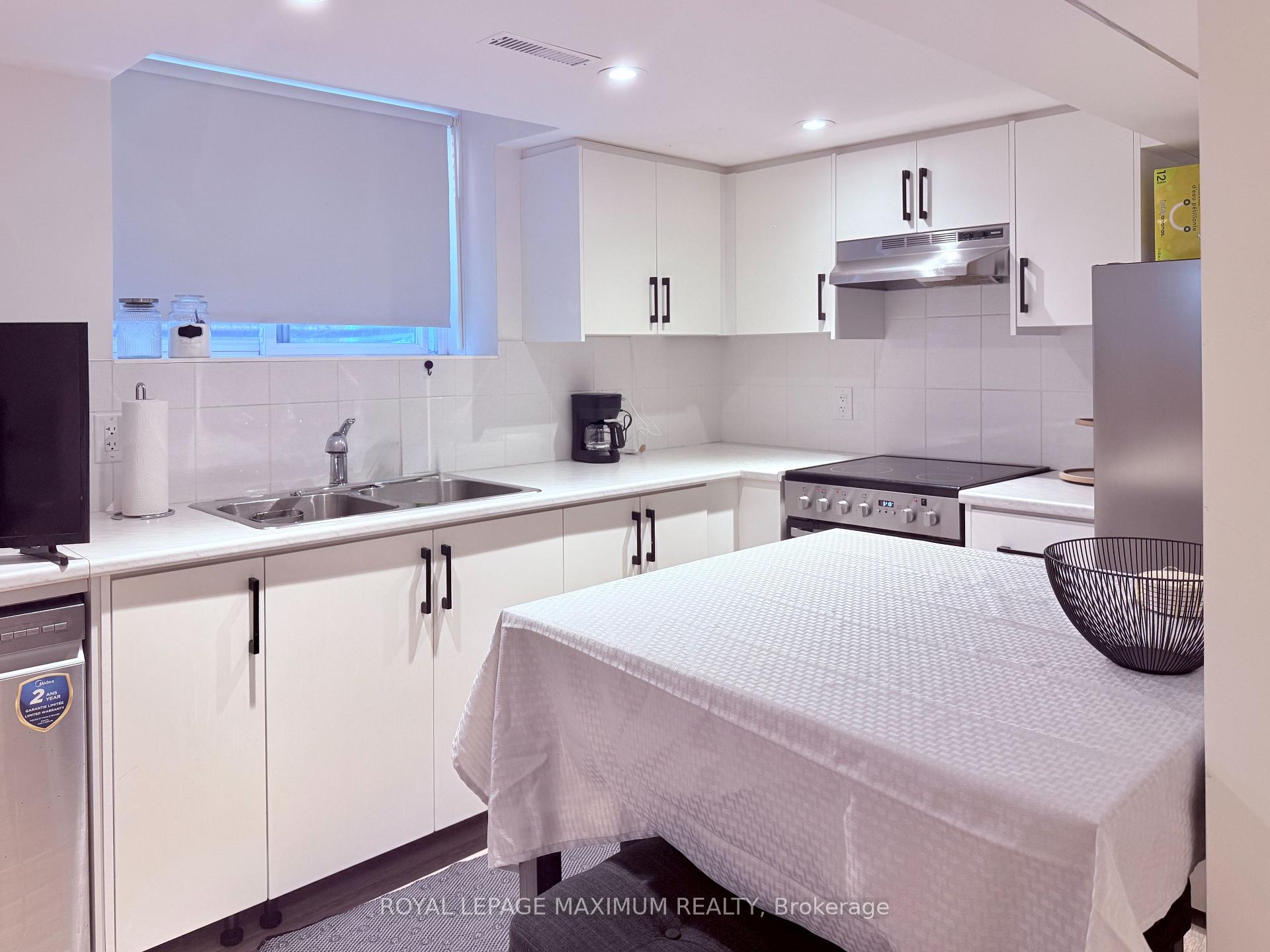 Photo 5 of Unit (B) Lower, 82 Calvington Drive, North York, Downsview-Roding-CFB — HOMEH