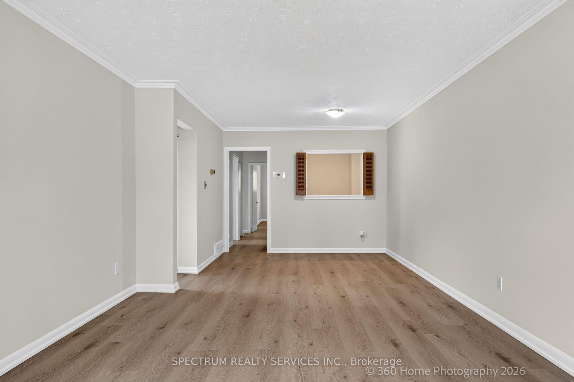 Photo 12 of 37 Newlin Crescent, North York, Glenfield-Jane Heights — HOMEH