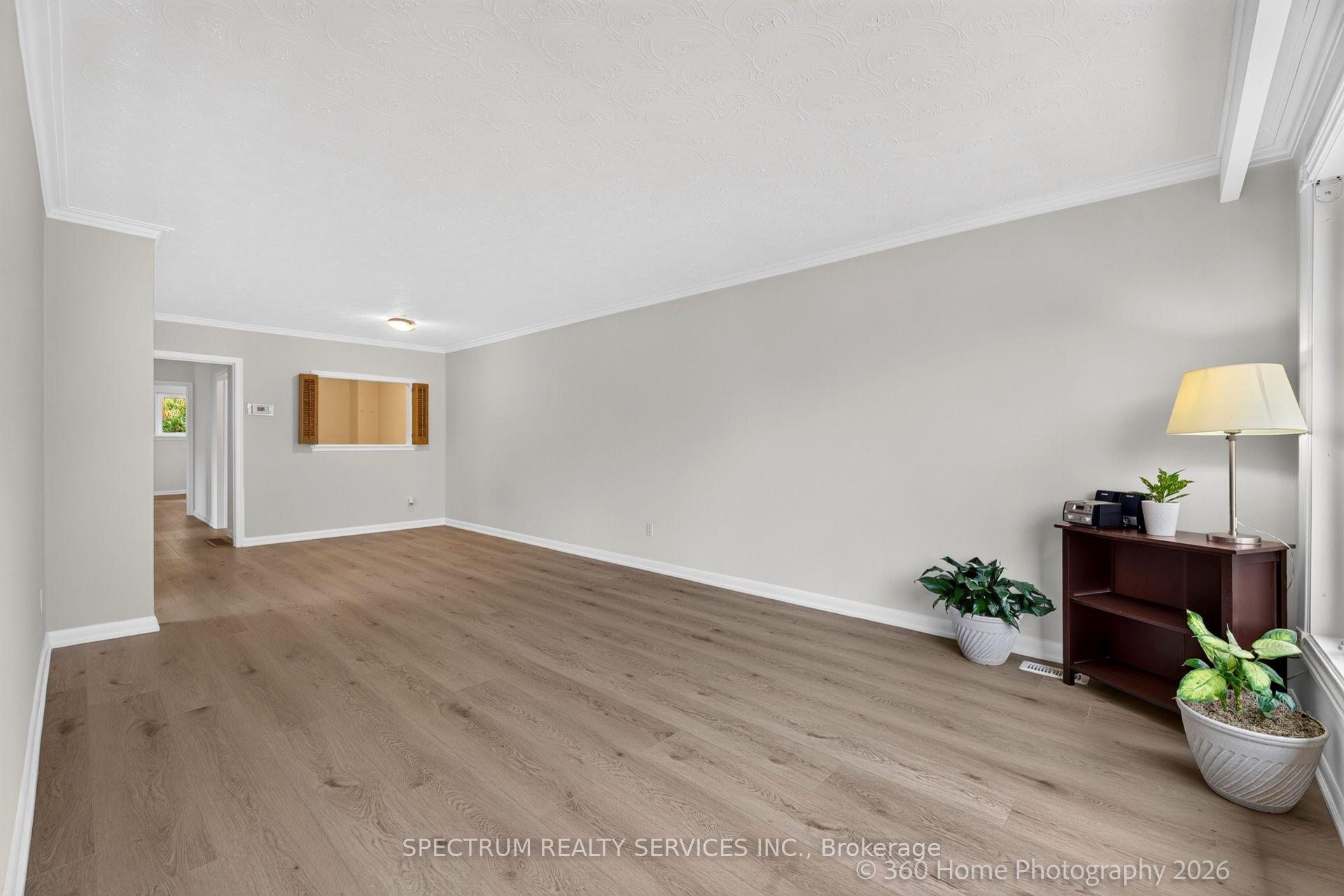 Photo 15 of 37 Newlin Crescent, North York, Glenfield-Jane Heights — HOMEH