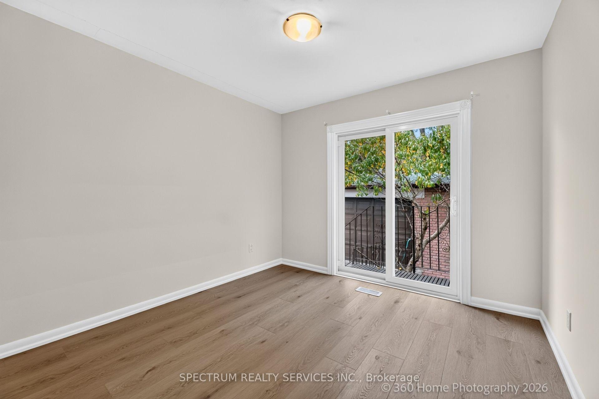 Photo 20 of 37 Newlin Crescent, North York, Glenfield-Jane Heights — HOMEH