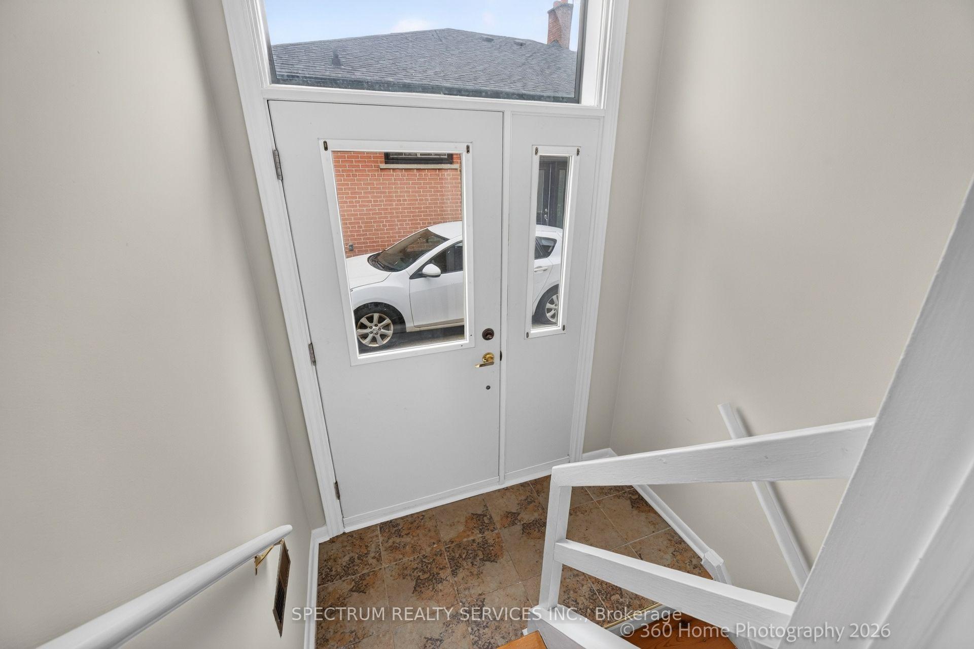 Photo 25 of 37 Newlin Crescent, North York, Glenfield-Jane Heights — HOMEH