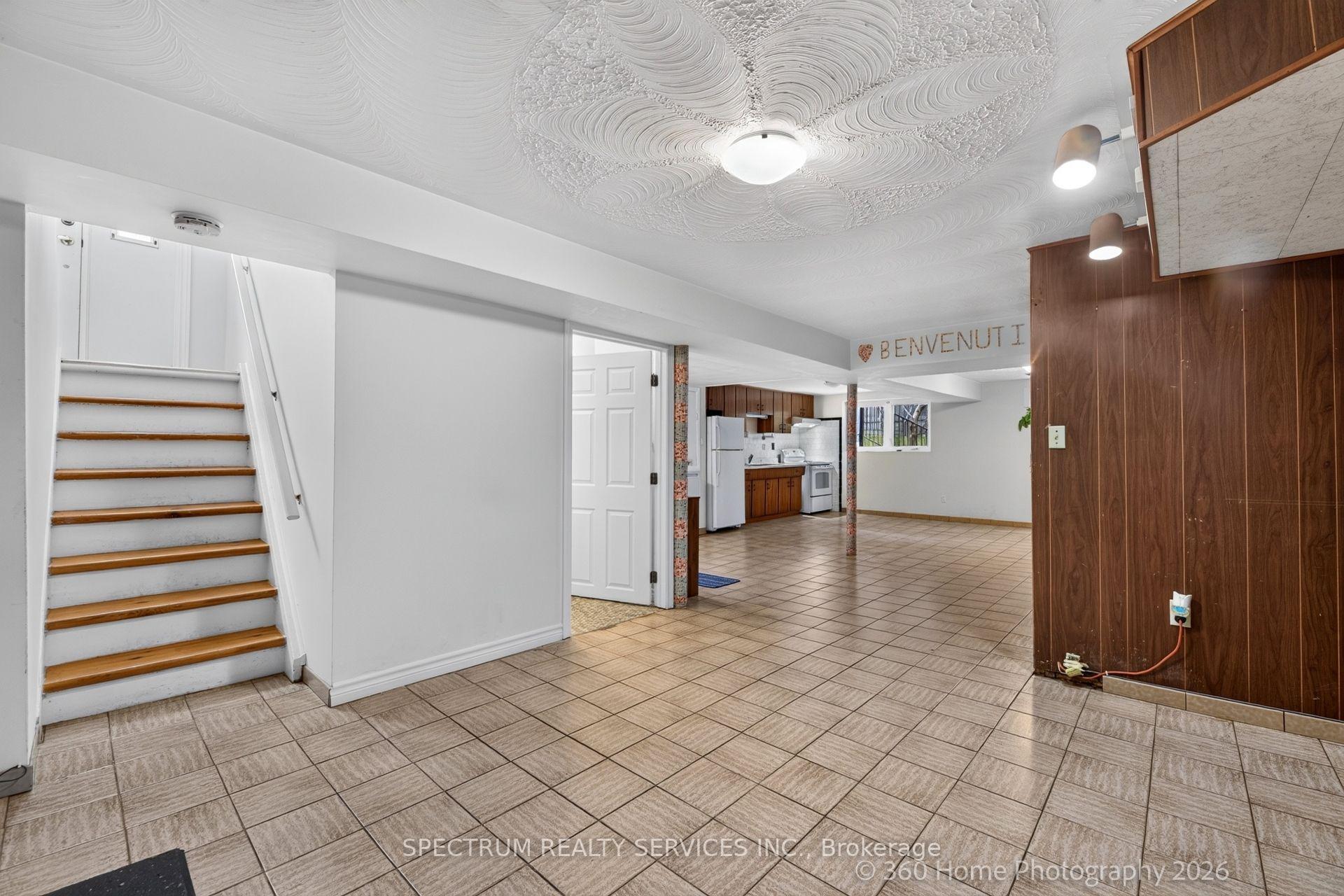 Photo 28 of 37 Newlin Crescent, North York, Glenfield-Jane Heights — HOMEH