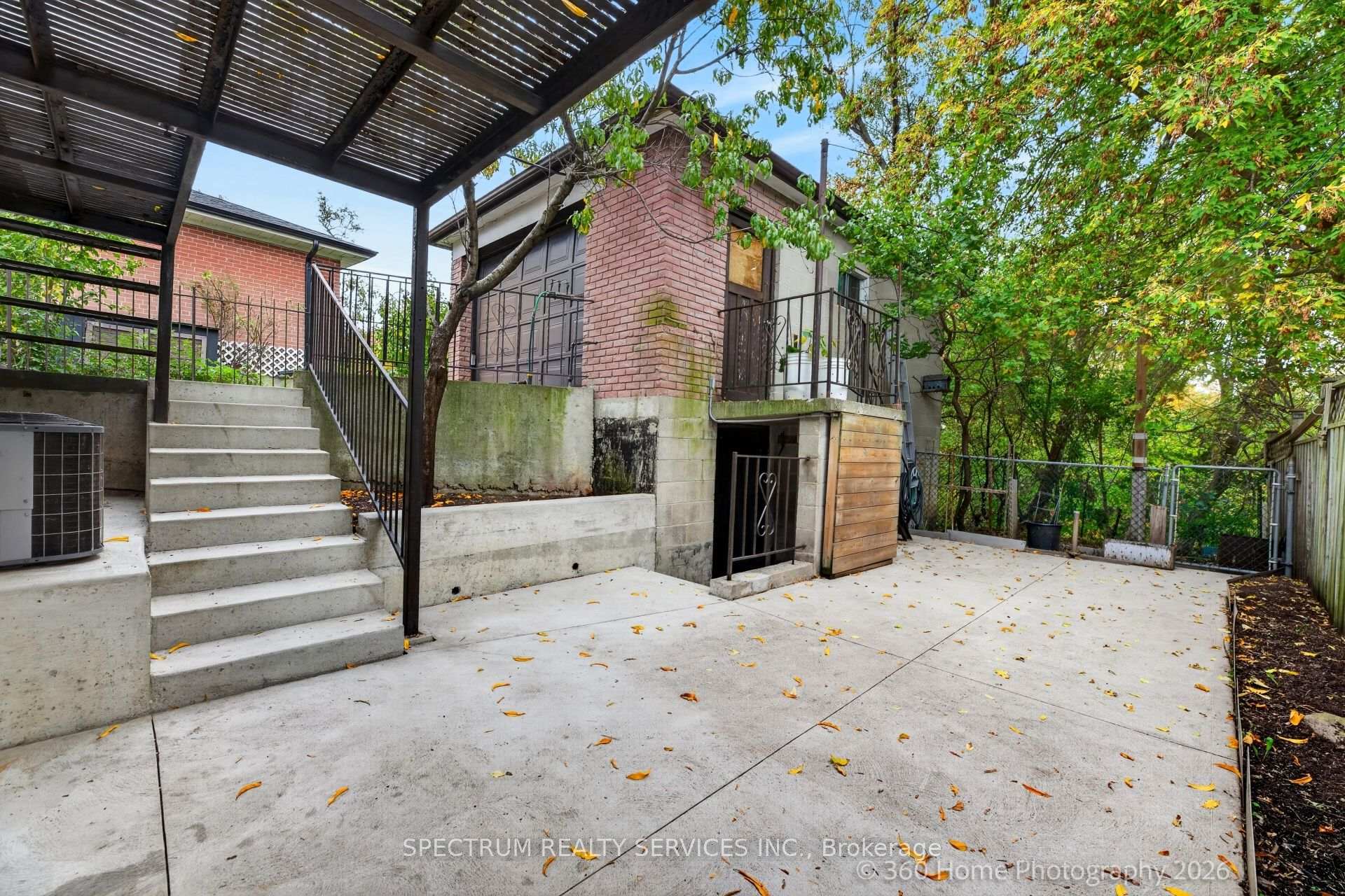 Photo 32 of 37 Newlin Crescent, North York, Glenfield-Jane Heights — HOMEH