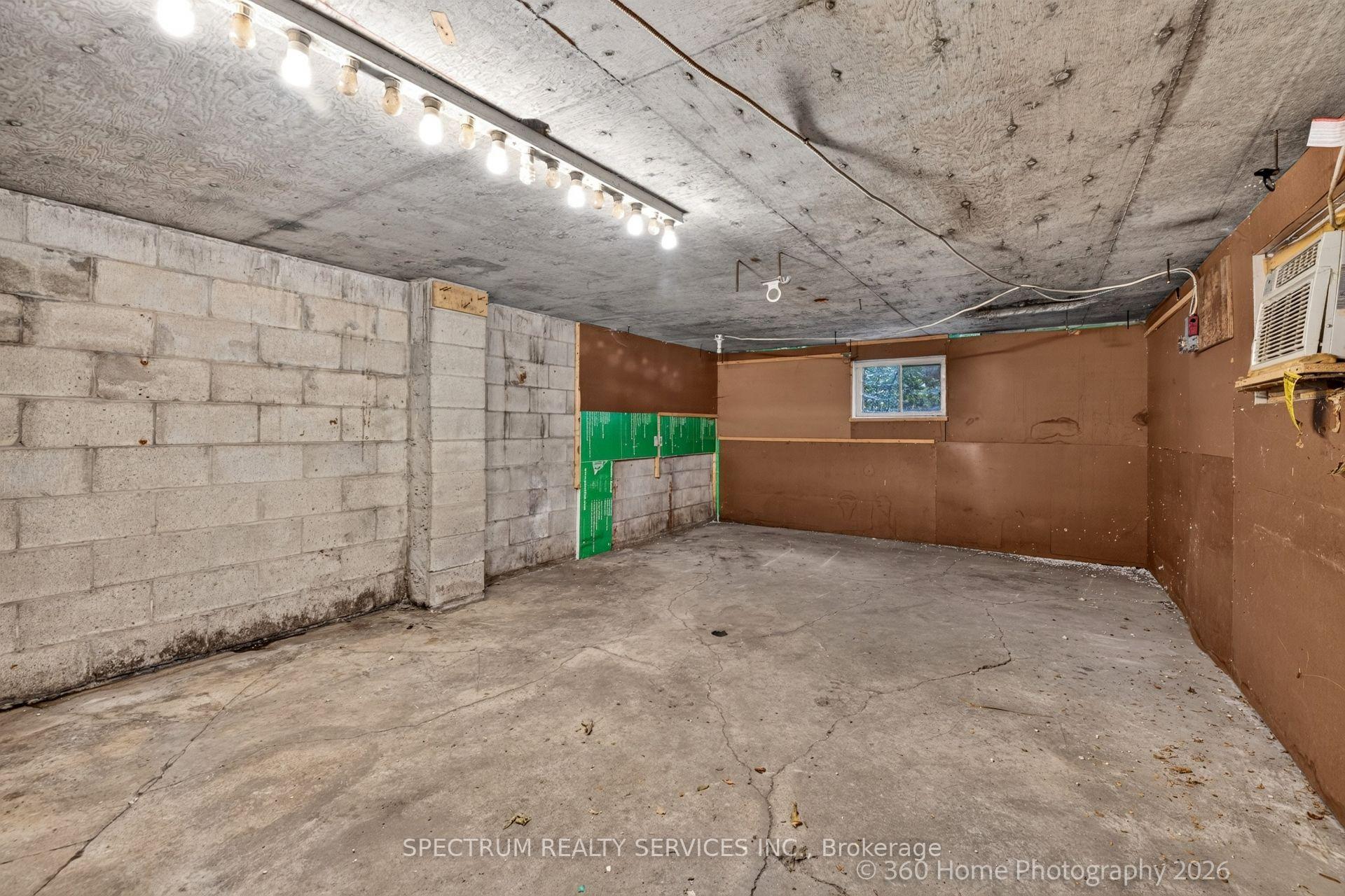 Photo 35 of 37 Newlin Crescent, North York, Glenfield-Jane Heights — HOMEH