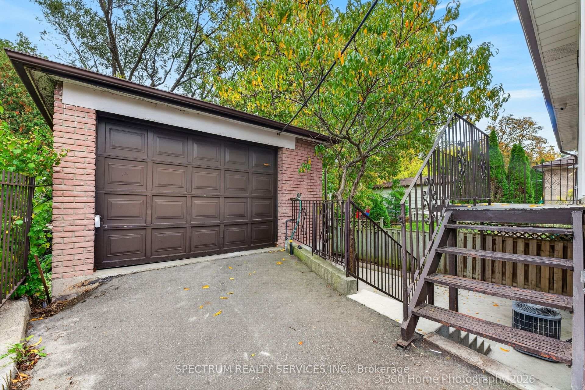 Photo 38 of 37 Newlin Crescent, North York, Glenfield-Jane Heights — HOMEH