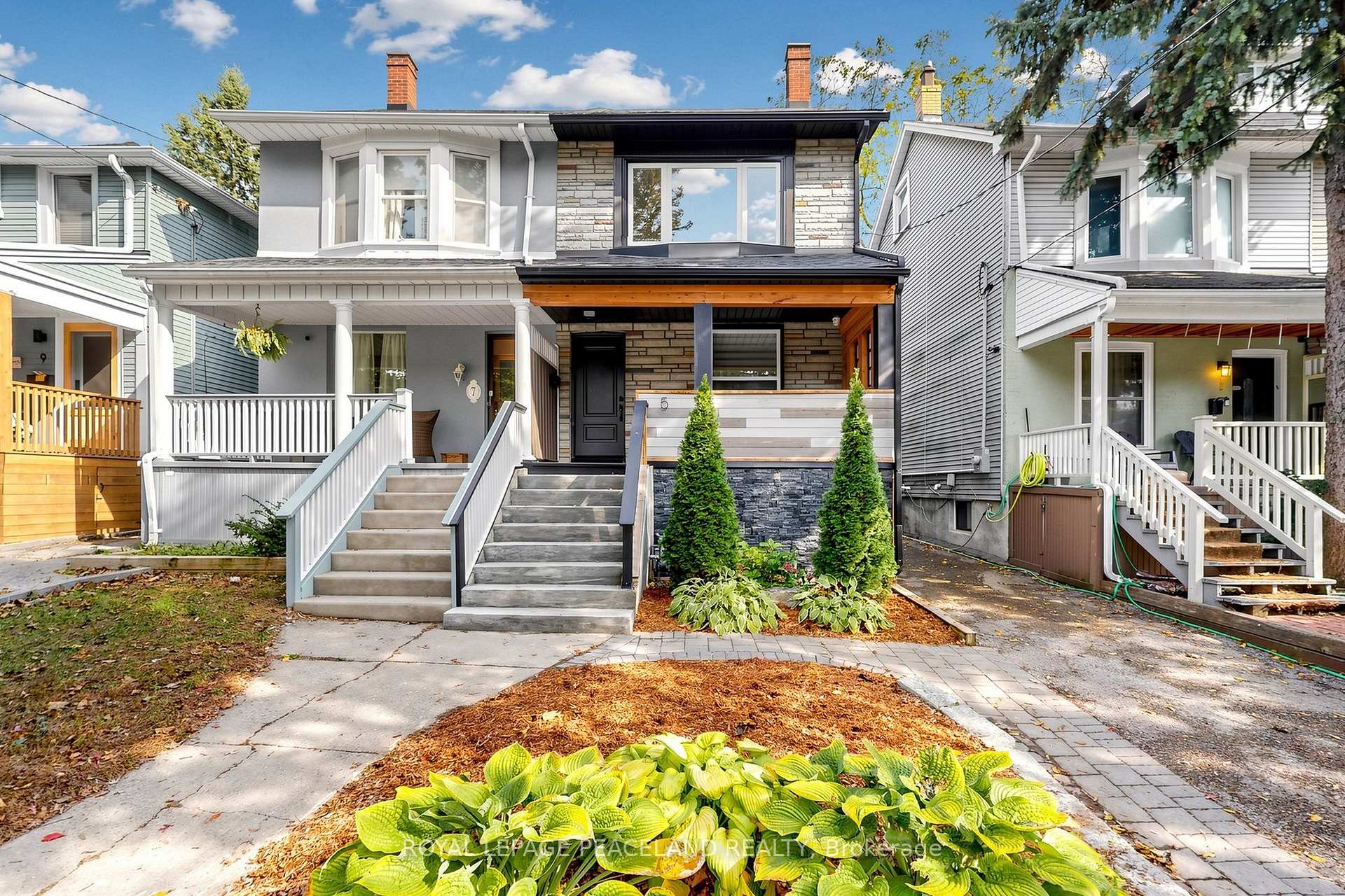 Photo 2 of 5 Herbert Avenue, Toronto, The Beaches — HOMEH