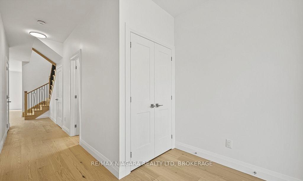 Photo 3 of 185A Rykert Street, St. Catharines, Rykert/Vansickle — HOMEH