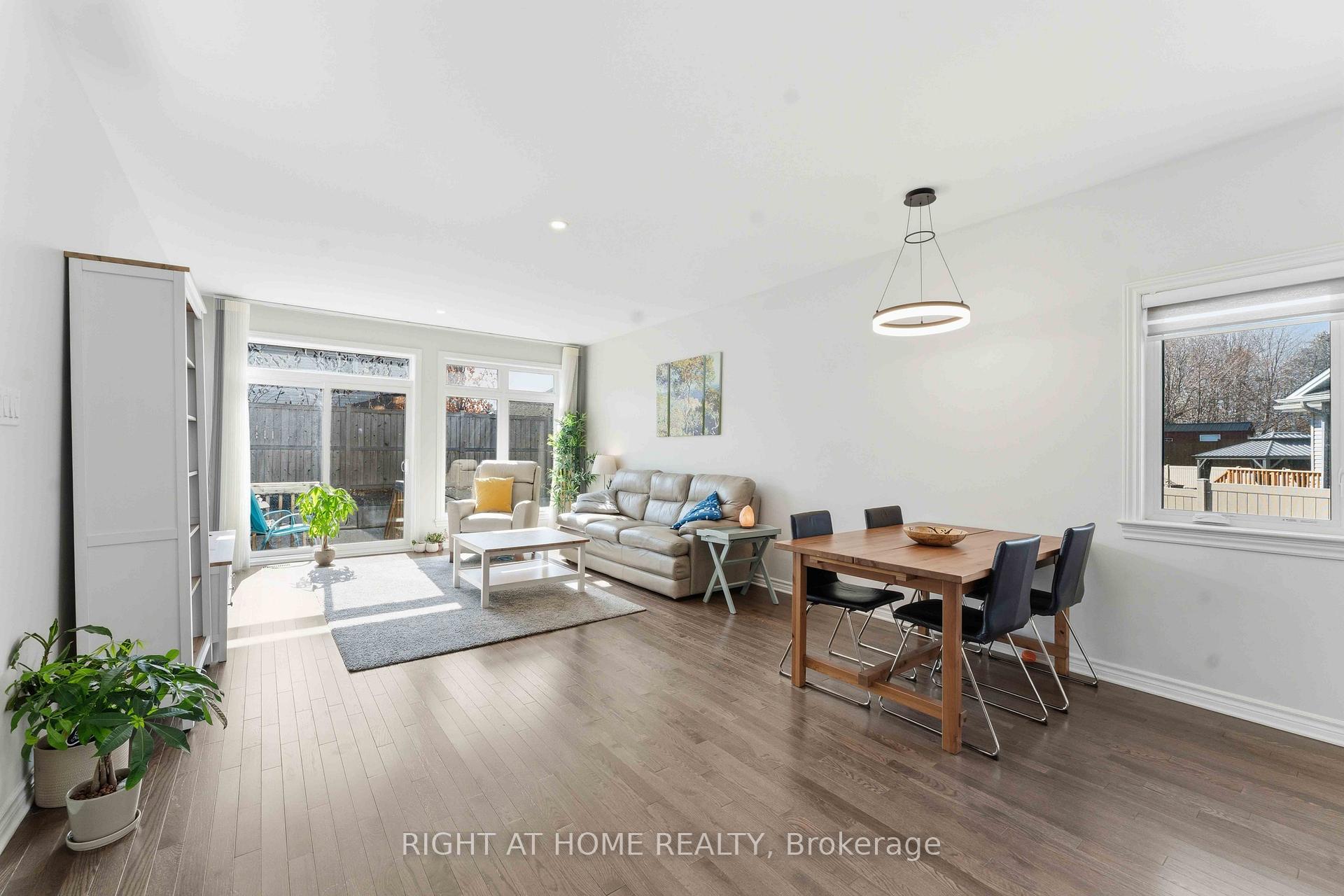 Photo 2 of 272 Maygrass Way, Ottawa, Remainder of Stittsville & Area — HOMEH