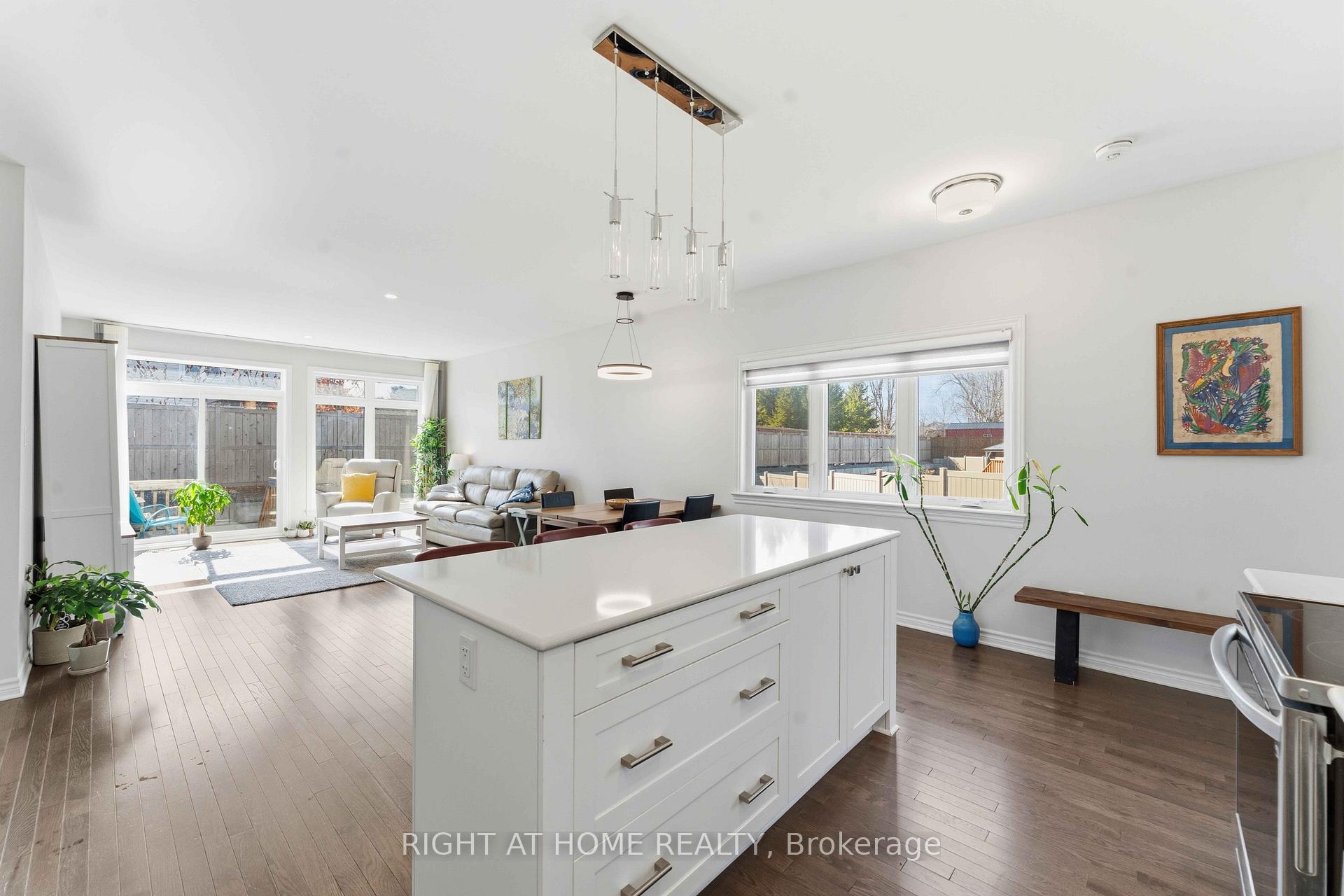 Photo 10 of 272 Maygrass Way, Ottawa, Remainder of Stittsville & Area — HOMEH