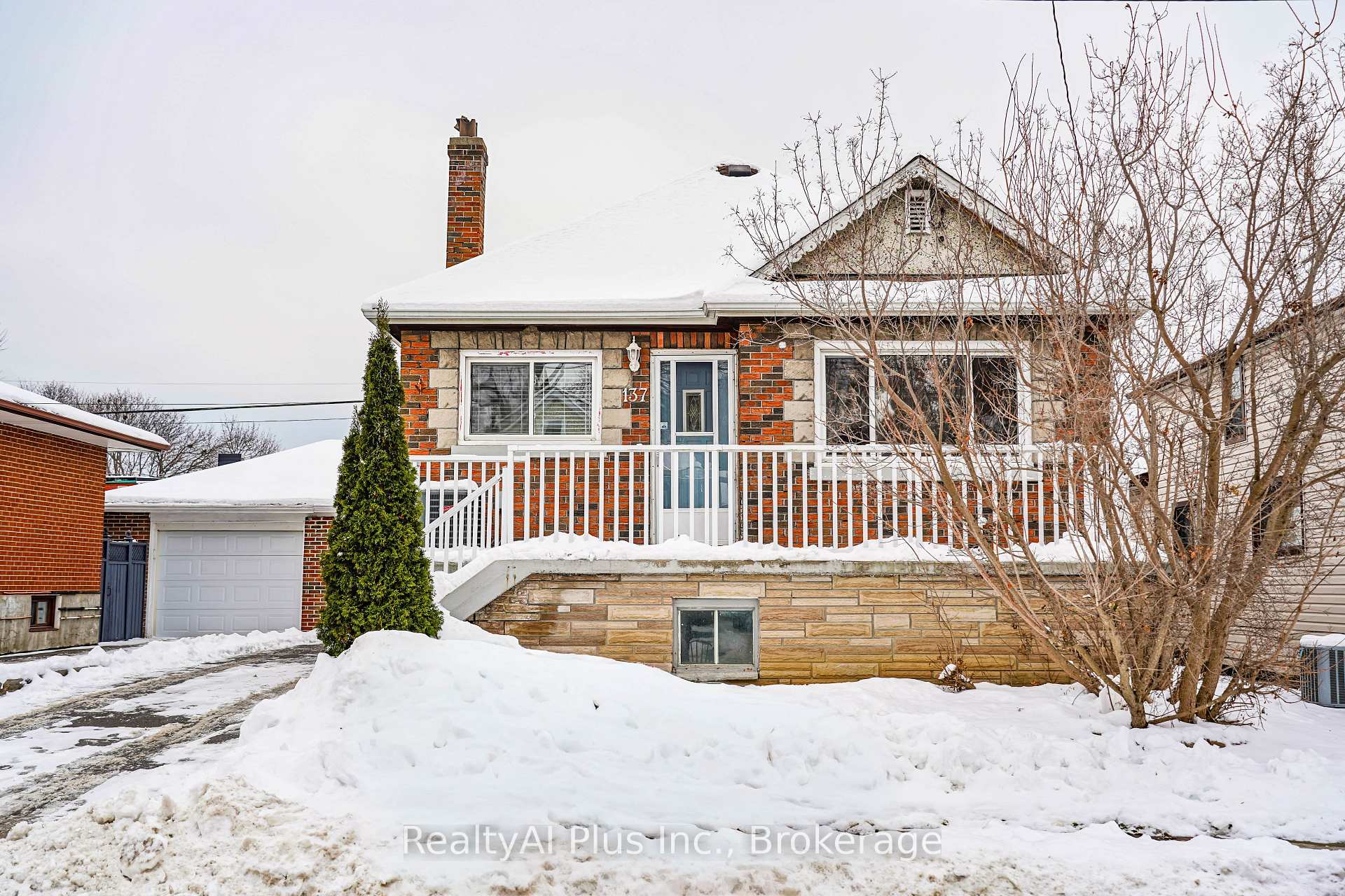 Photo 2 of 137 Banting Avenue, Oshawa, Central — HOMEH