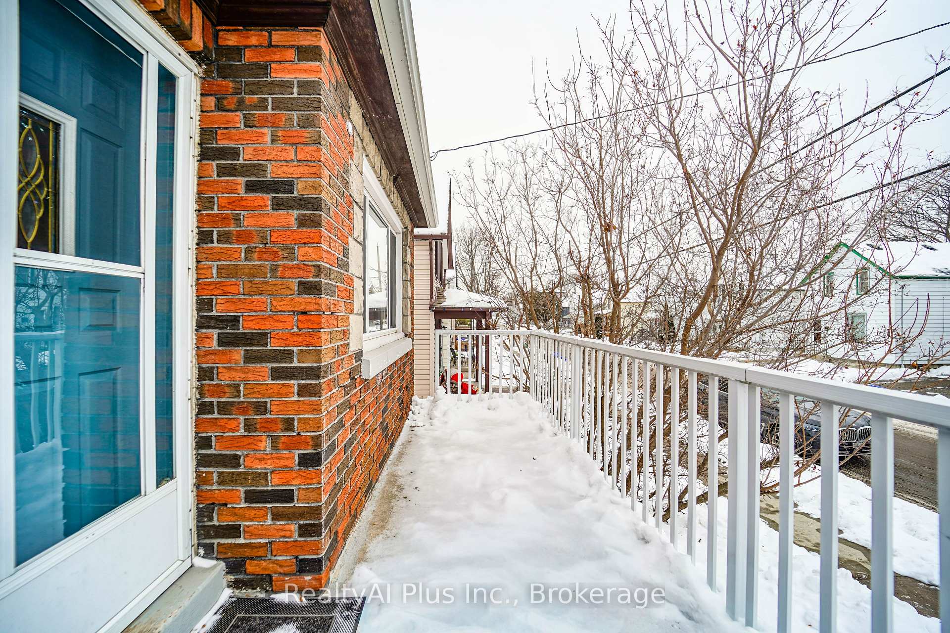 Photo 3 of 137 Banting Avenue, Oshawa, Central — HOMEH