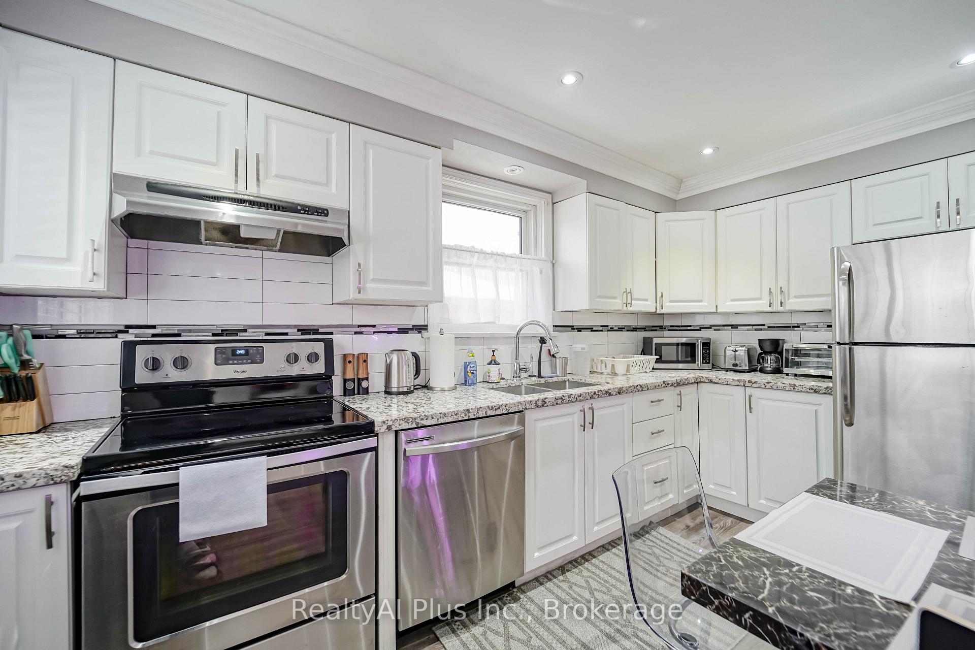 Photo 6 of 137 Banting Avenue, Oshawa, Central — HOMEH