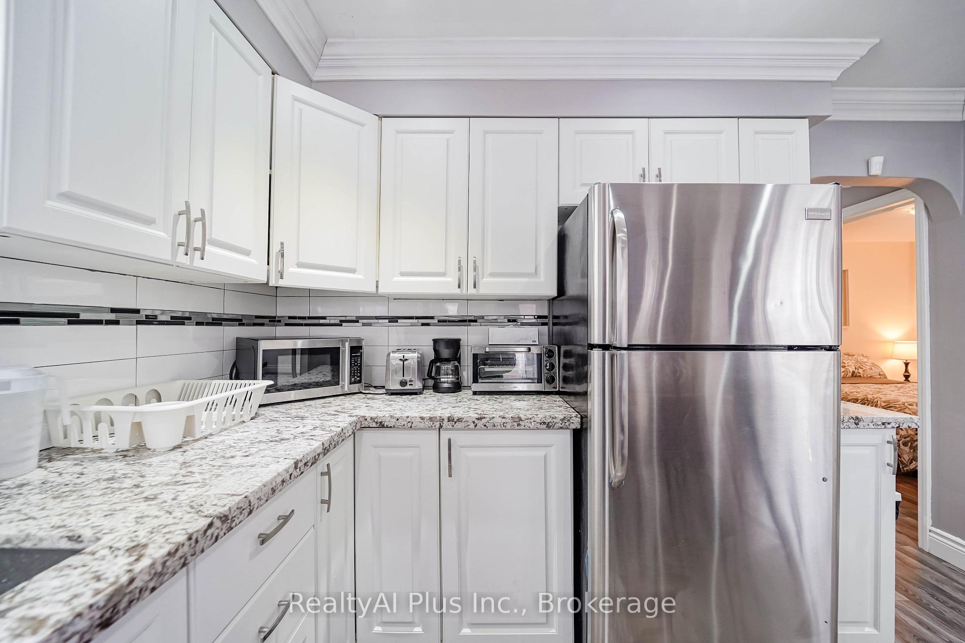 Photo 7 of 137 Banting Avenue, Oshawa, Central — HOMEH