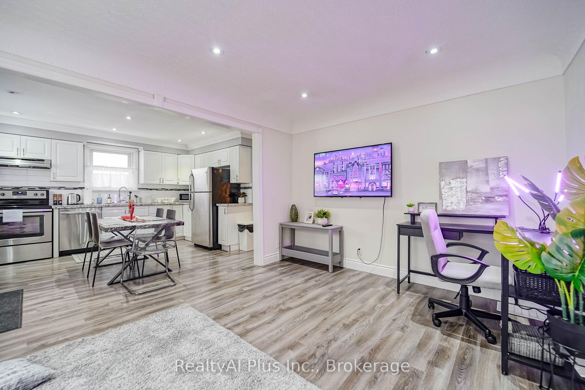 Photo 16 of 137 Banting Avenue, Oshawa, Central — HOMEH