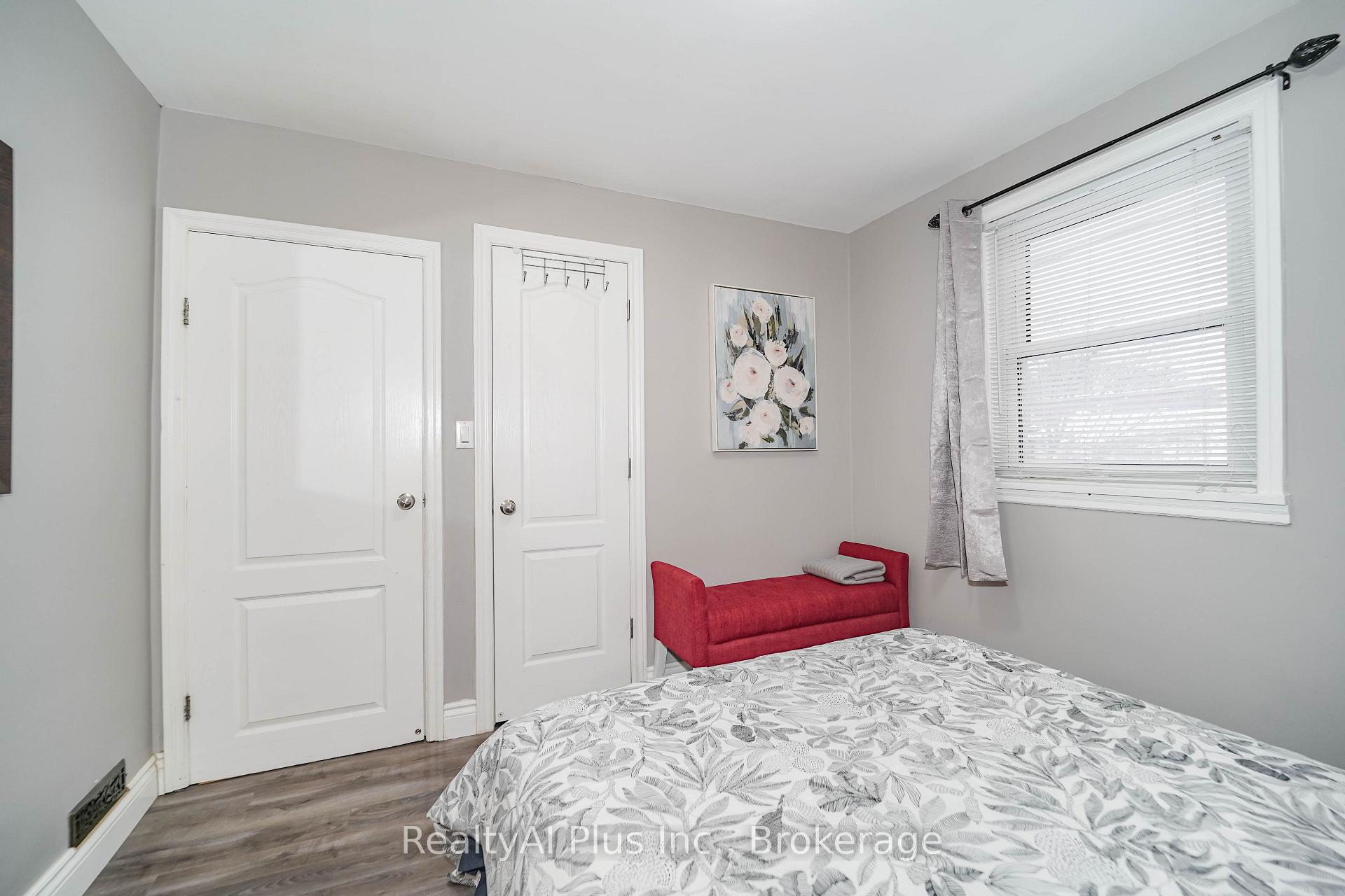 Photo 17 of 137 Banting Avenue, Oshawa, Central — HOMEH