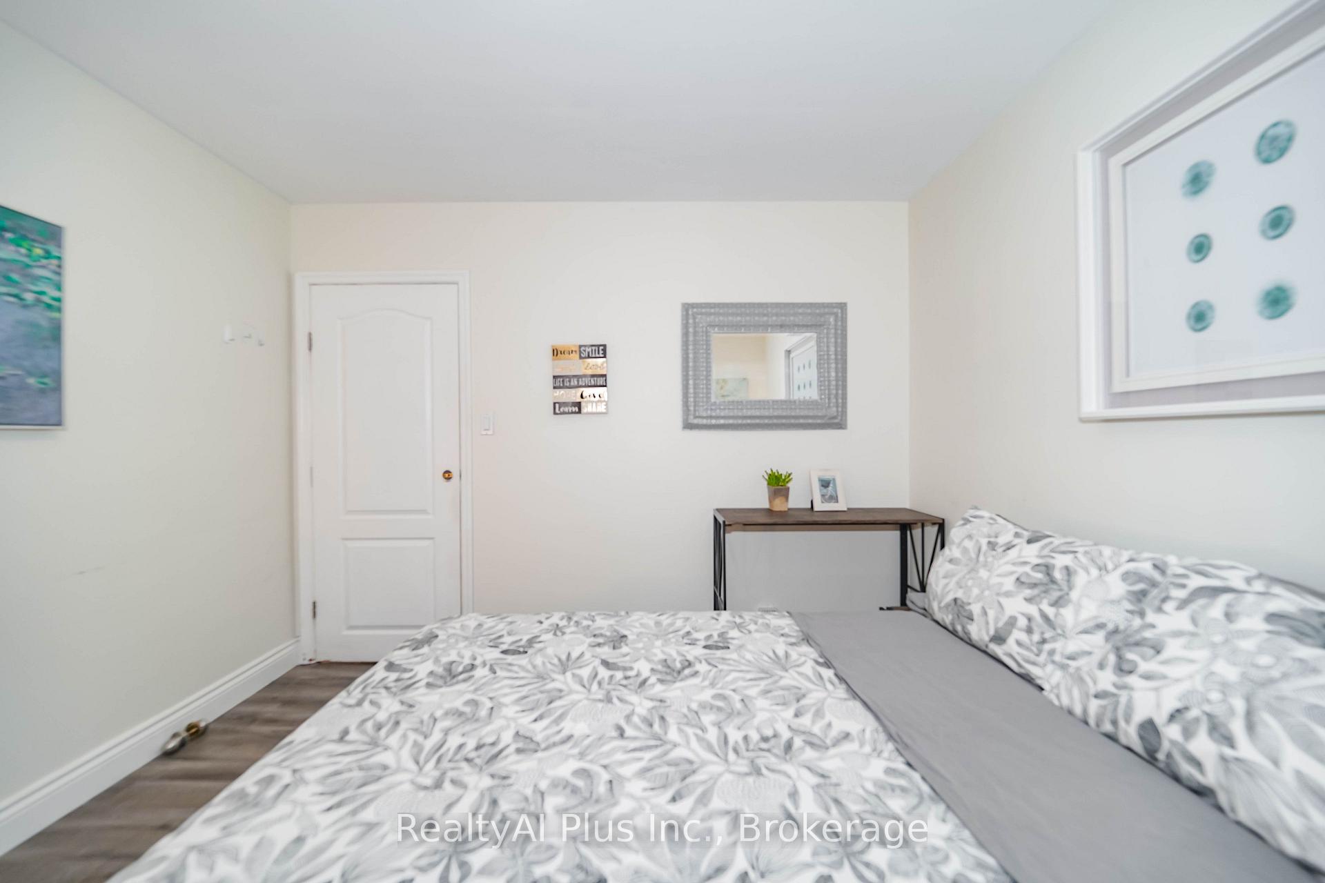 Photo 24 of 137 Banting Avenue, Oshawa, Central — HOMEH