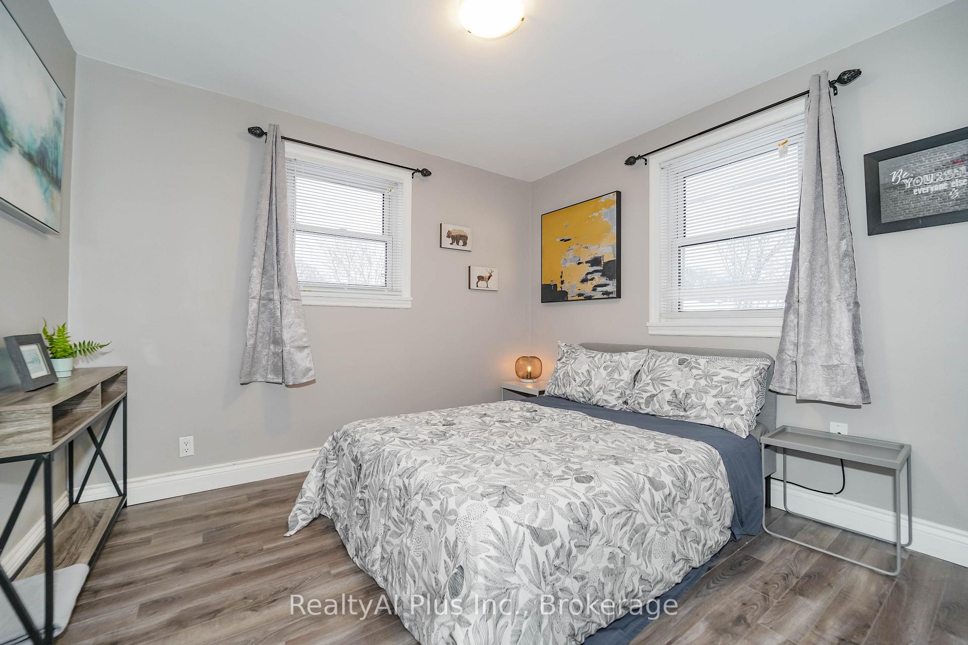 Photo 26 of 137 Banting Avenue, Oshawa, Central — HOMEH