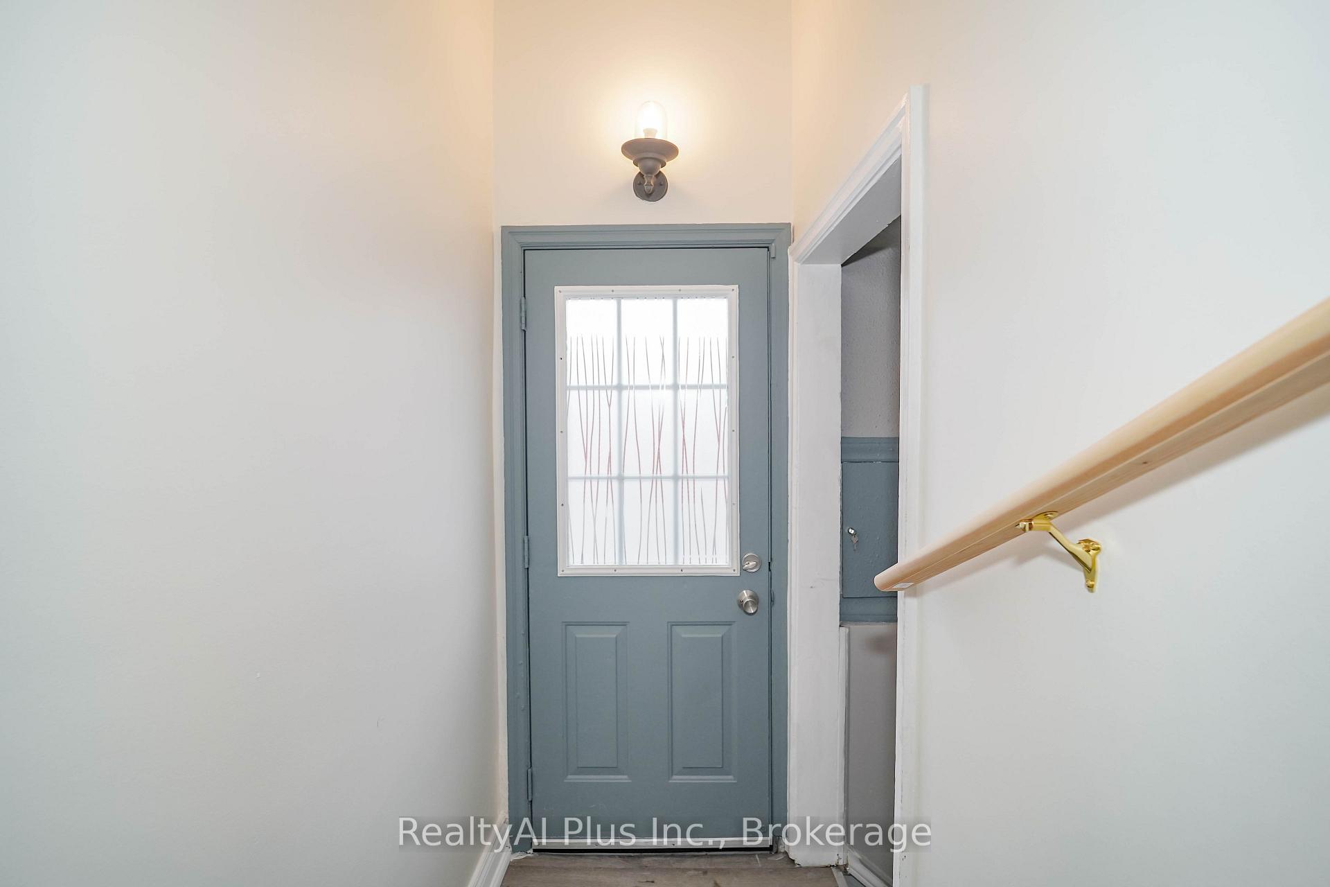 Photo 33 of 137 Banting Avenue, Oshawa, Central — HOMEH