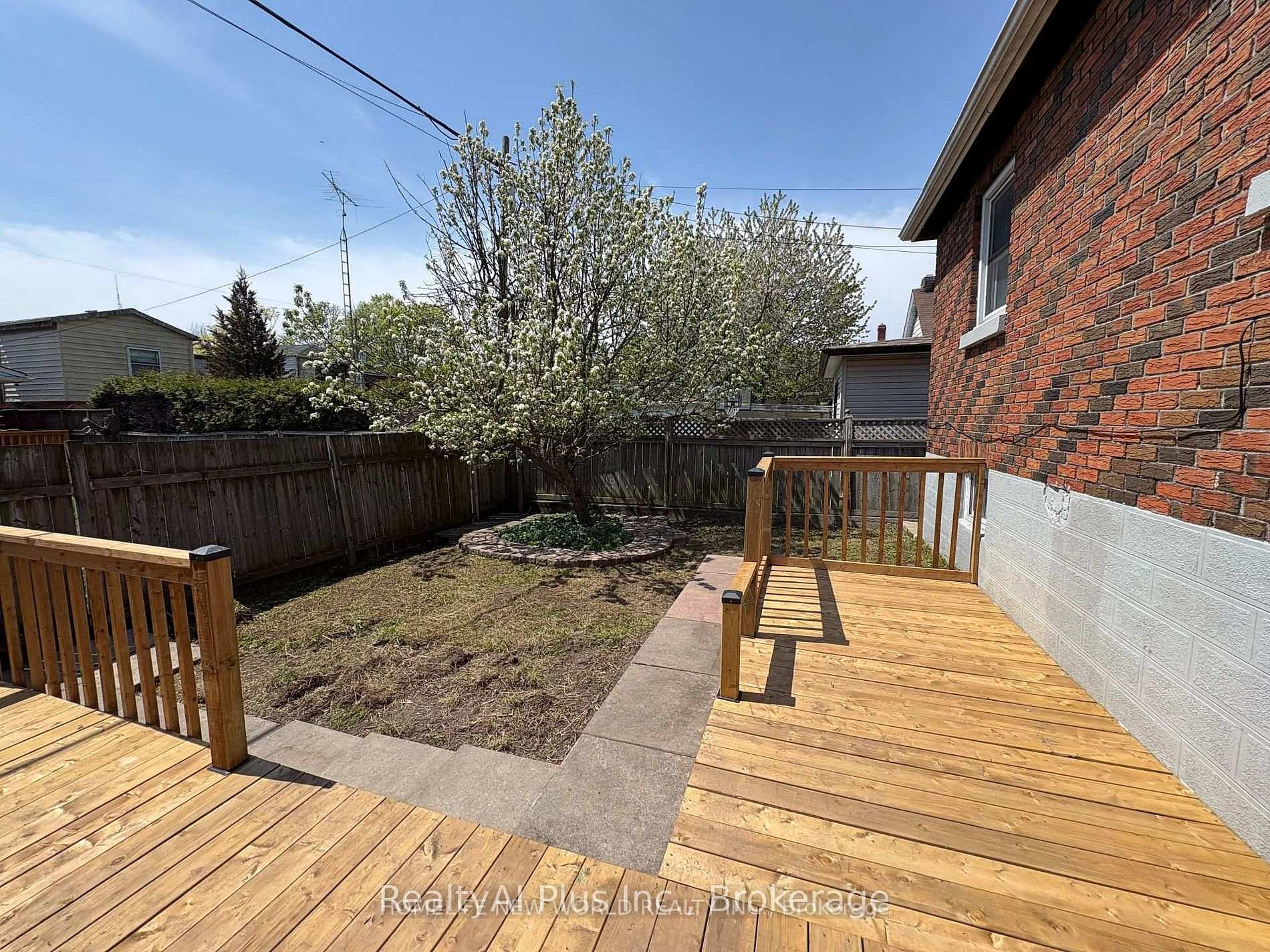 Photo 38 of 137 Banting Avenue, Oshawa, Central — HOMEH