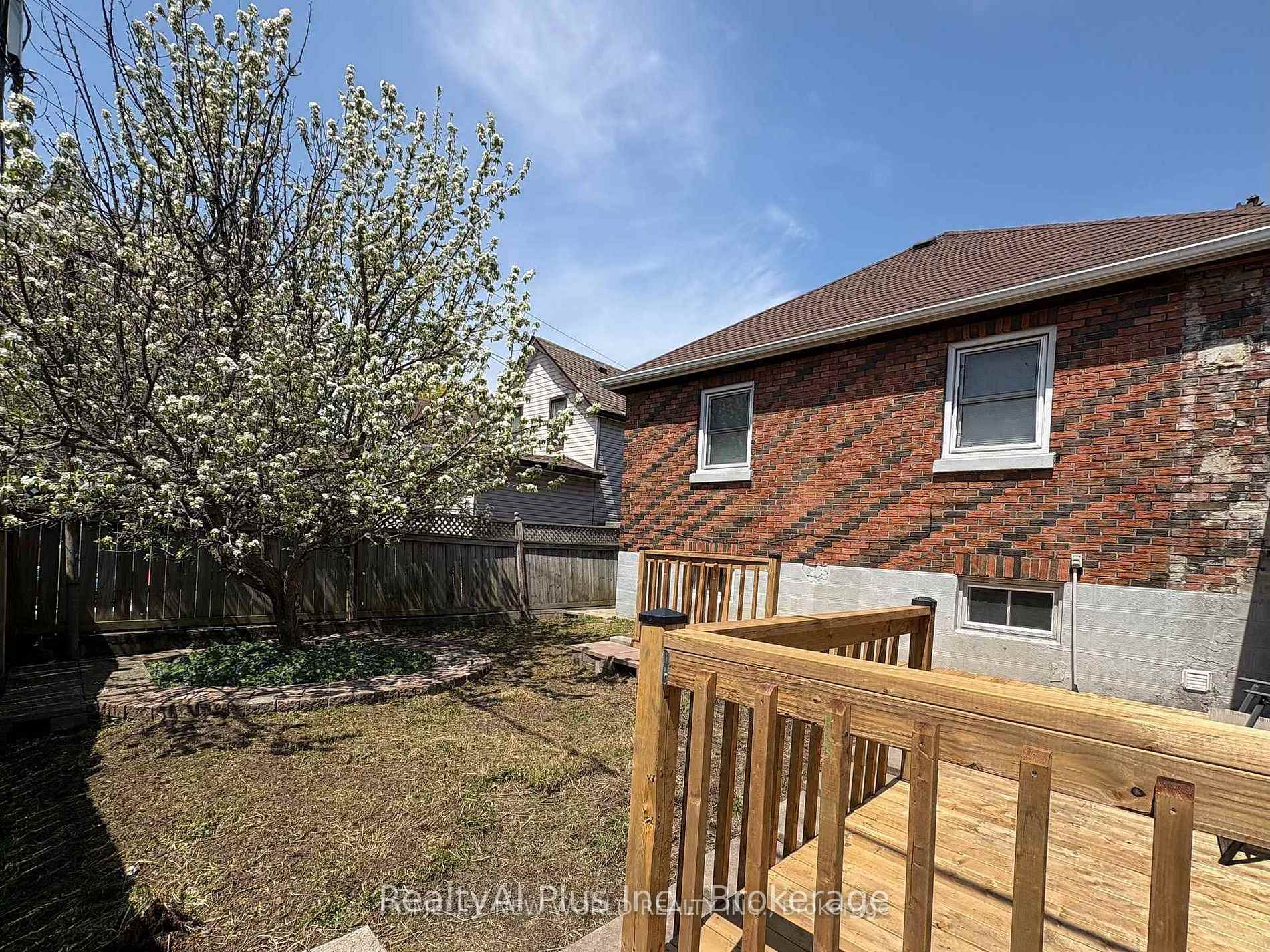 Photo 42 of 137 Banting Avenue, Oshawa, Central — HOMEH