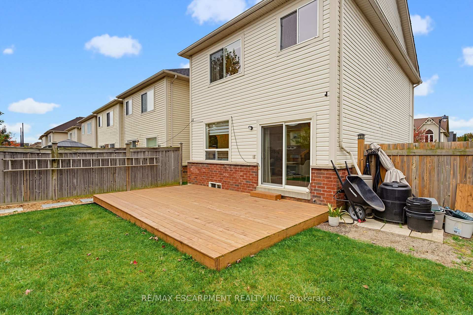 Photo 16 of 63 Golden Iris Crescent, Hamilton, Waterdown — HOMEH
