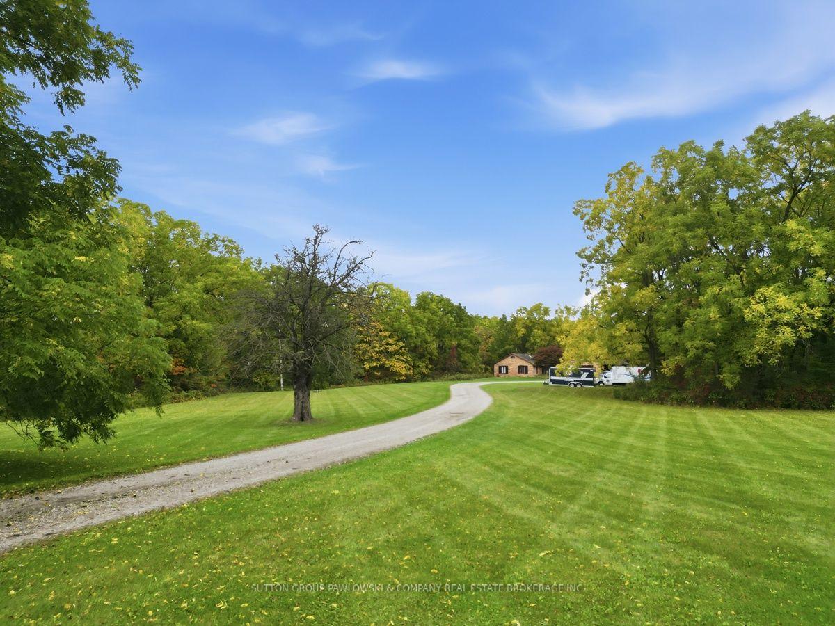 Photo 6 of 2174 Parkhill Drive, North Middlesex, Parkhill — HOMEH