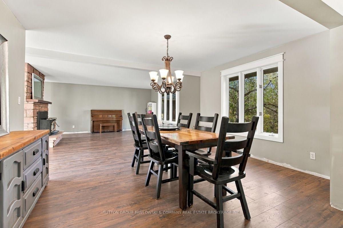 Photo 13 of 2174 Parkhill Drive, North Middlesex, Parkhill — HOMEH