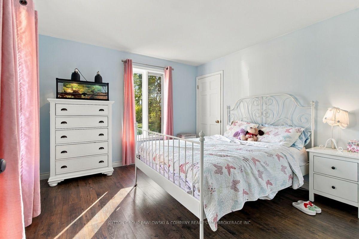 Photo 34 of 2174 Parkhill Drive, North Middlesex, Parkhill — HOMEH