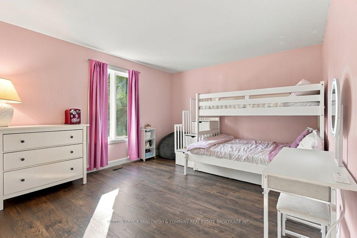 Photo 35 of 2174 Parkhill Drive, North Middlesex, Parkhill — HOMEH