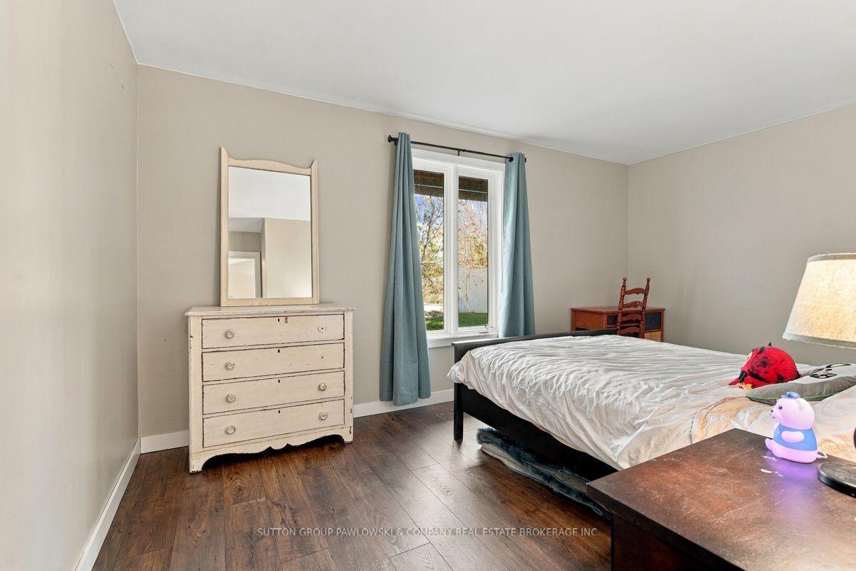 Photo 36 of 2174 Parkhill Drive, North Middlesex, Parkhill — HOMEH
