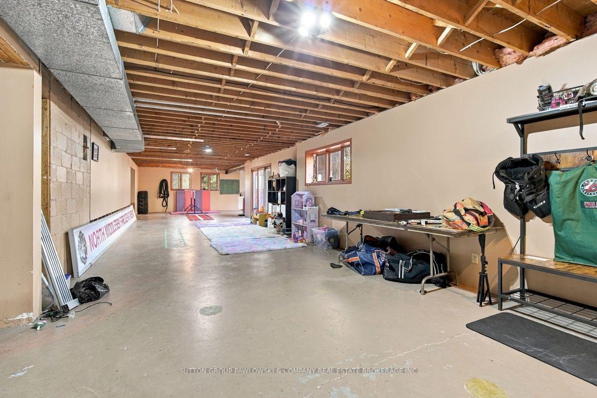 Photo 40 of 2174 Parkhill Drive, North Middlesex, Parkhill — HOMEH