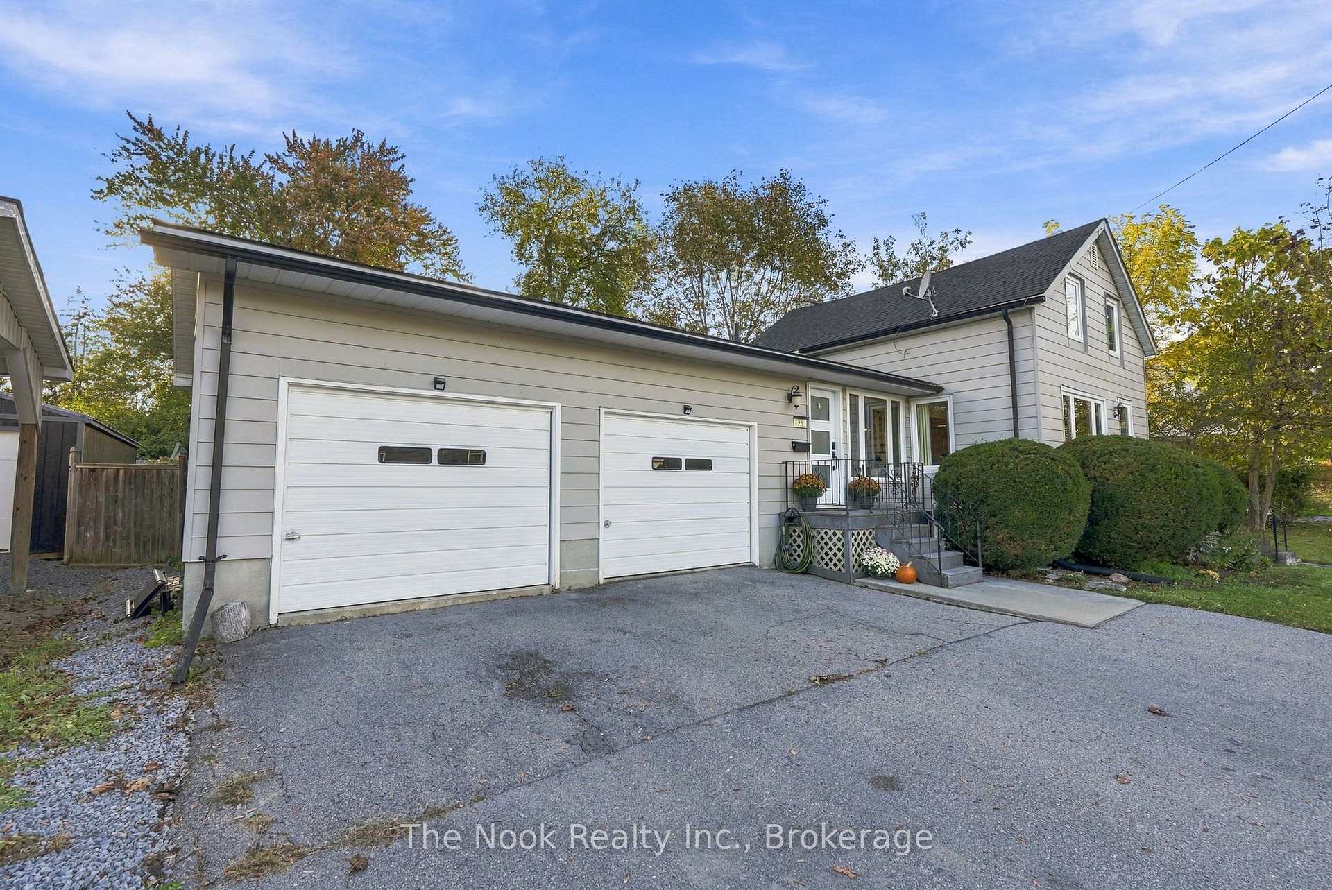 Photo 2 of 28 Purdy Street, Belleville, Belleville Ward — HOMEH