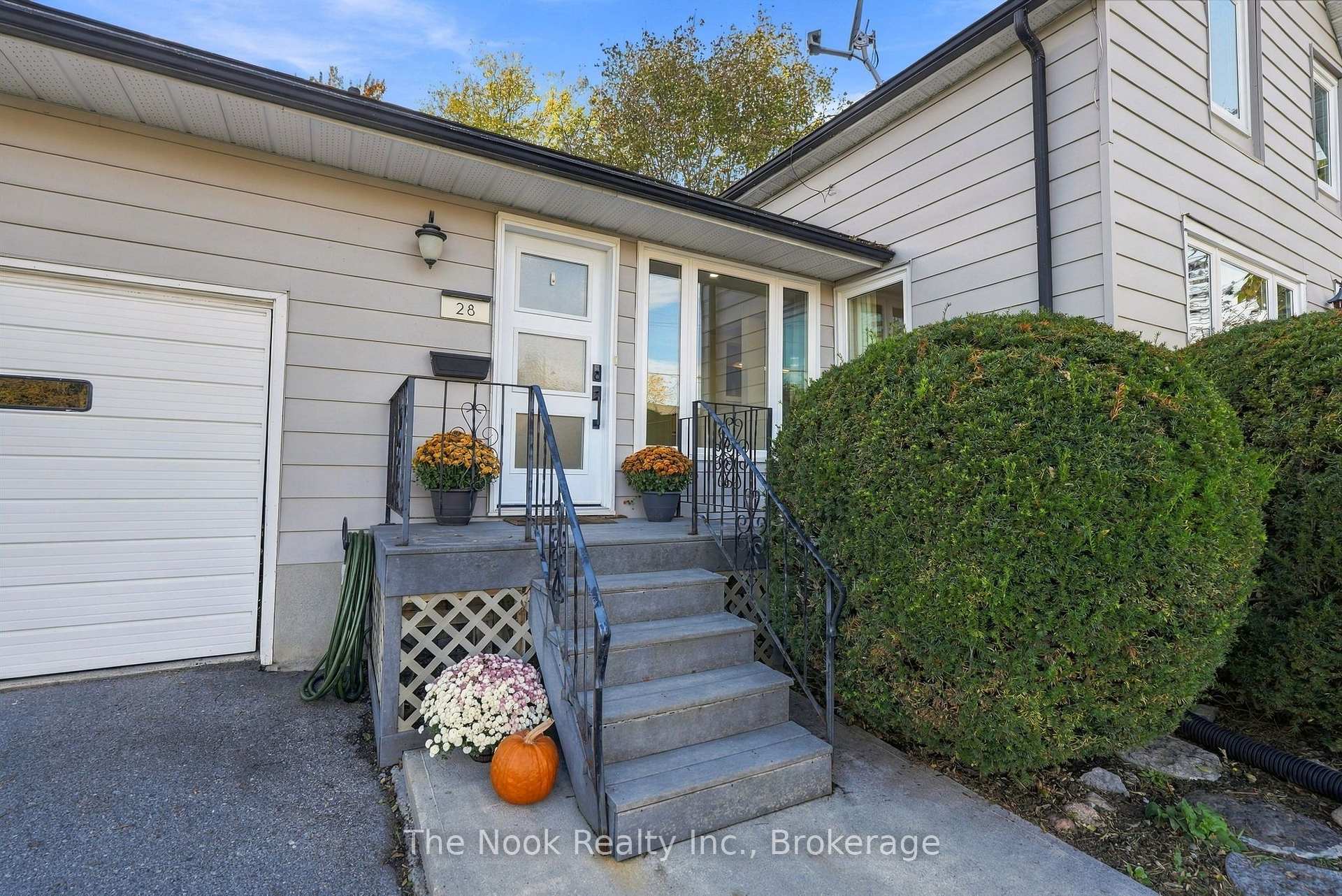 Photo 3 of 28 Purdy Street, Belleville, Belleville Ward — HOMEH