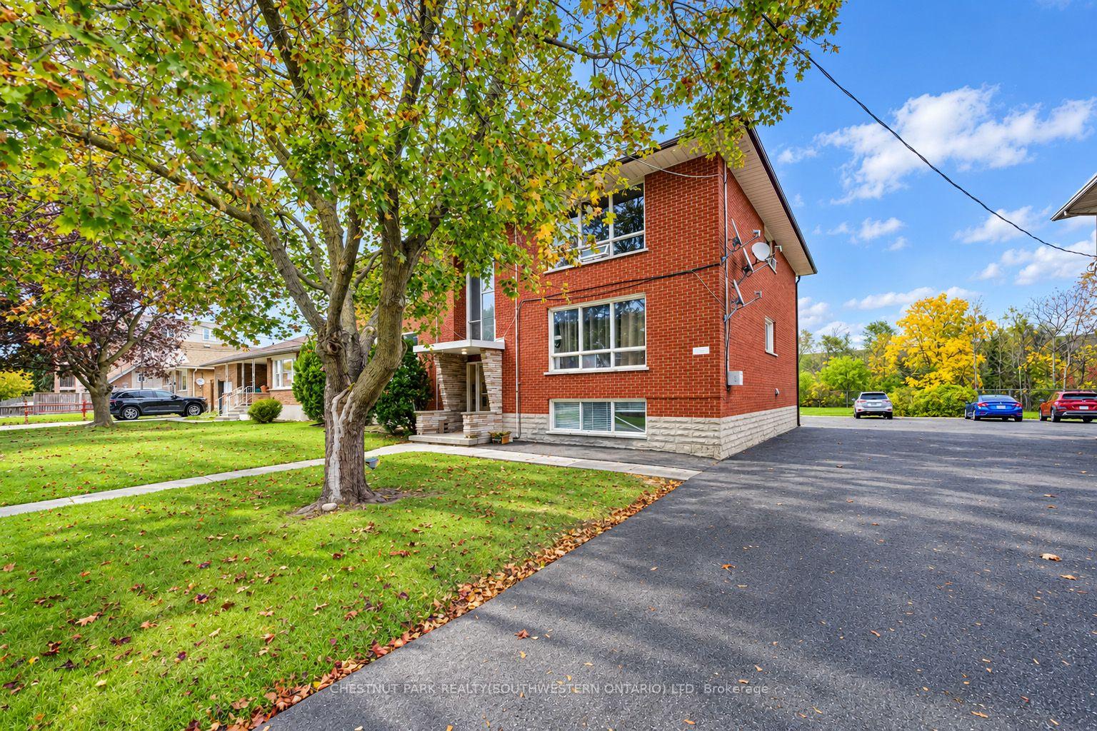 Photo 3 of 105 Dixon Street, Kitchener, Rockway — HOMEH