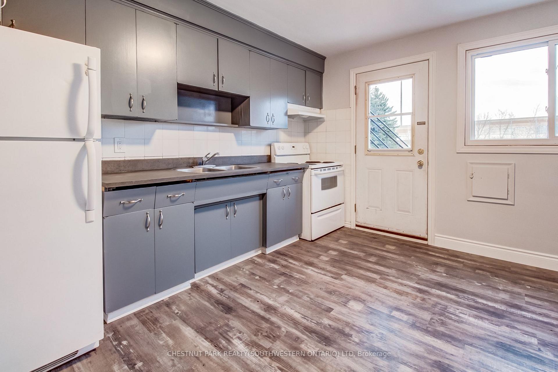 Photo 4 of 105 Dixon Street, Kitchener, Rockway — HOMEH