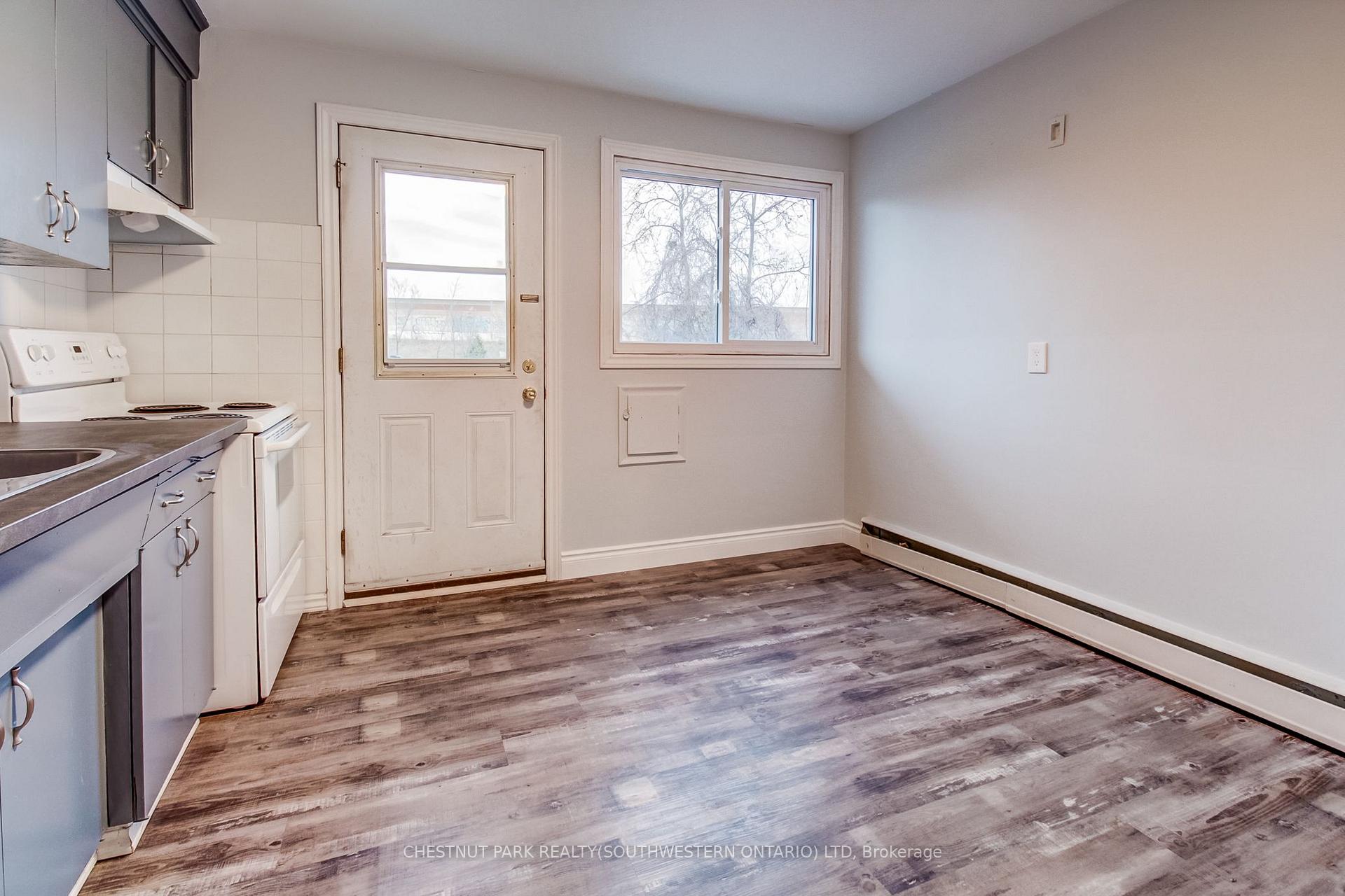 Photo 5 of 105 Dixon Street, Kitchener, Rockway — HOMEH