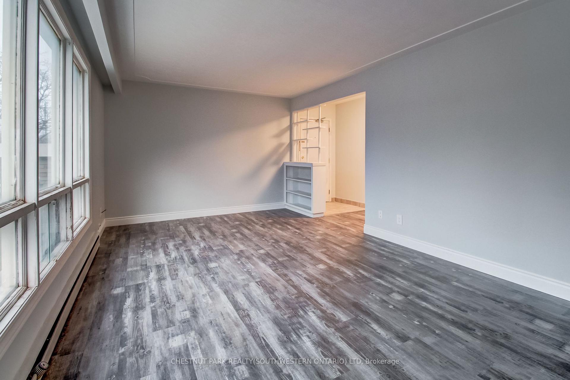 Photo 13 of 105 Dixon Street, Kitchener, Rockway — HOMEH