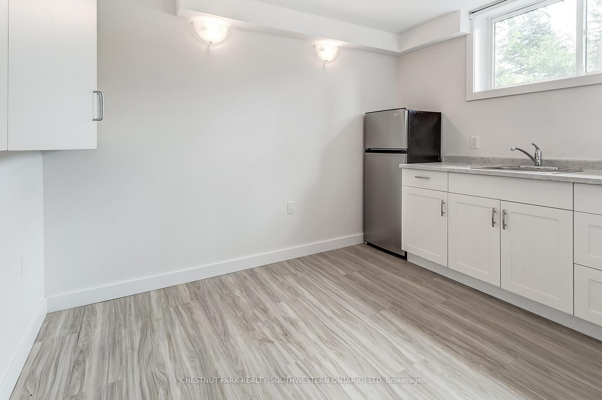 Photo 15 of 105 Dixon Street, Kitchener, Rockway — HOMEH