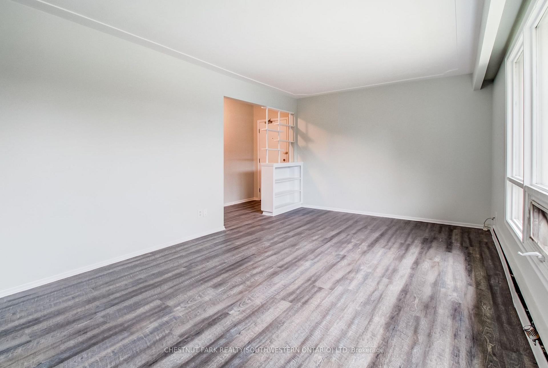 Photo 23 of 105 Dixon Street, Kitchener, Rockway — HOMEH
