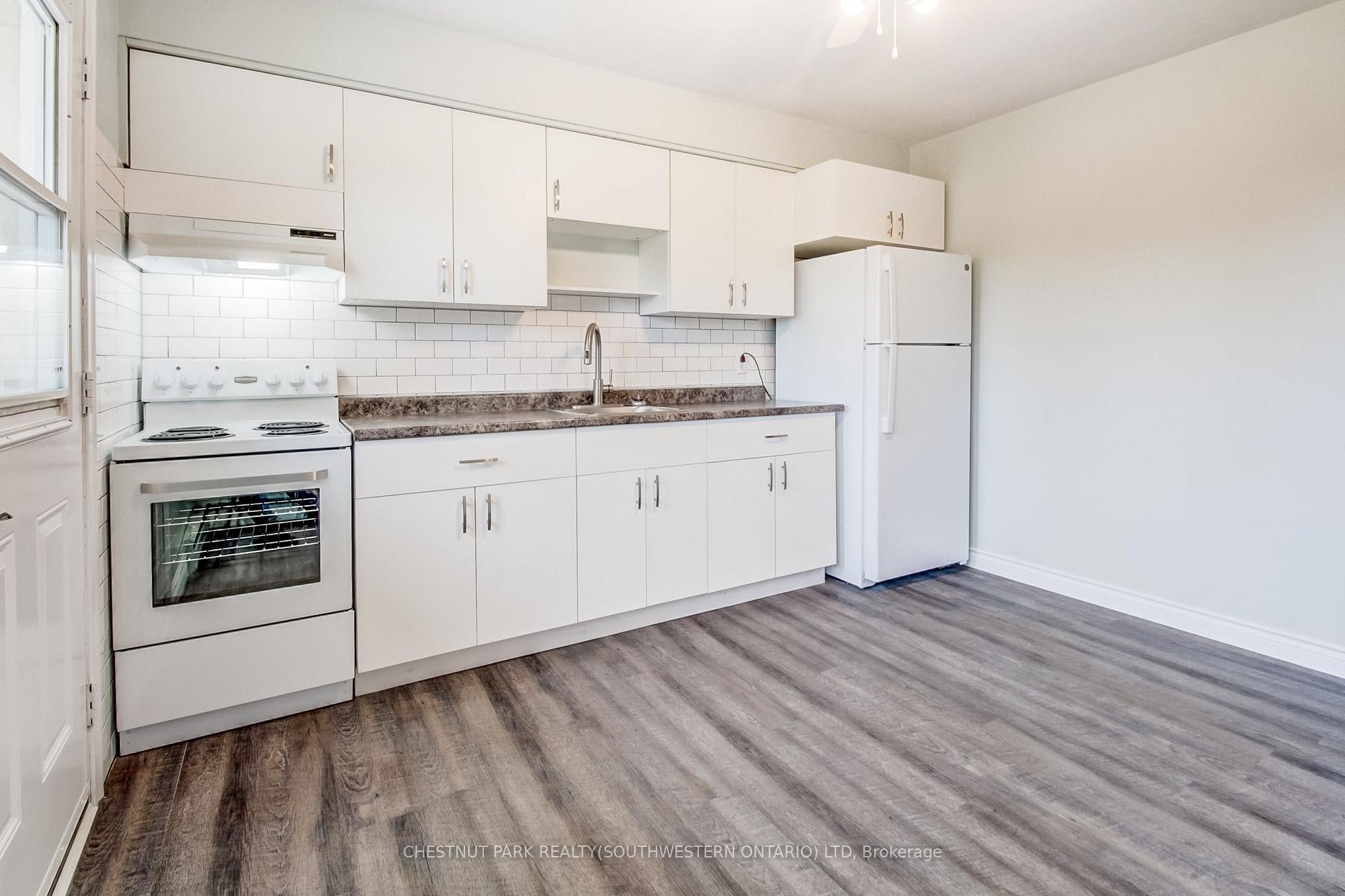 Photo 26 of 105 Dixon Street, Kitchener, Rockway — HOMEH