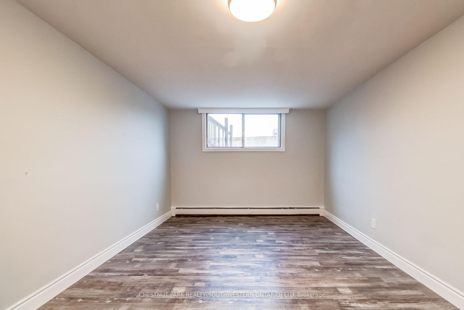 Photo 36 of 105 Dixon Street, Kitchener, Rockway — HOMEH