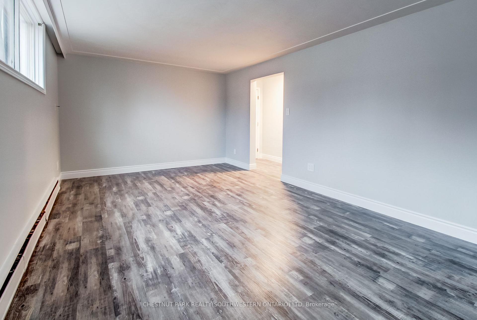 Photo 41 of 105 Dixon Street, Kitchener, Rockway — HOMEH