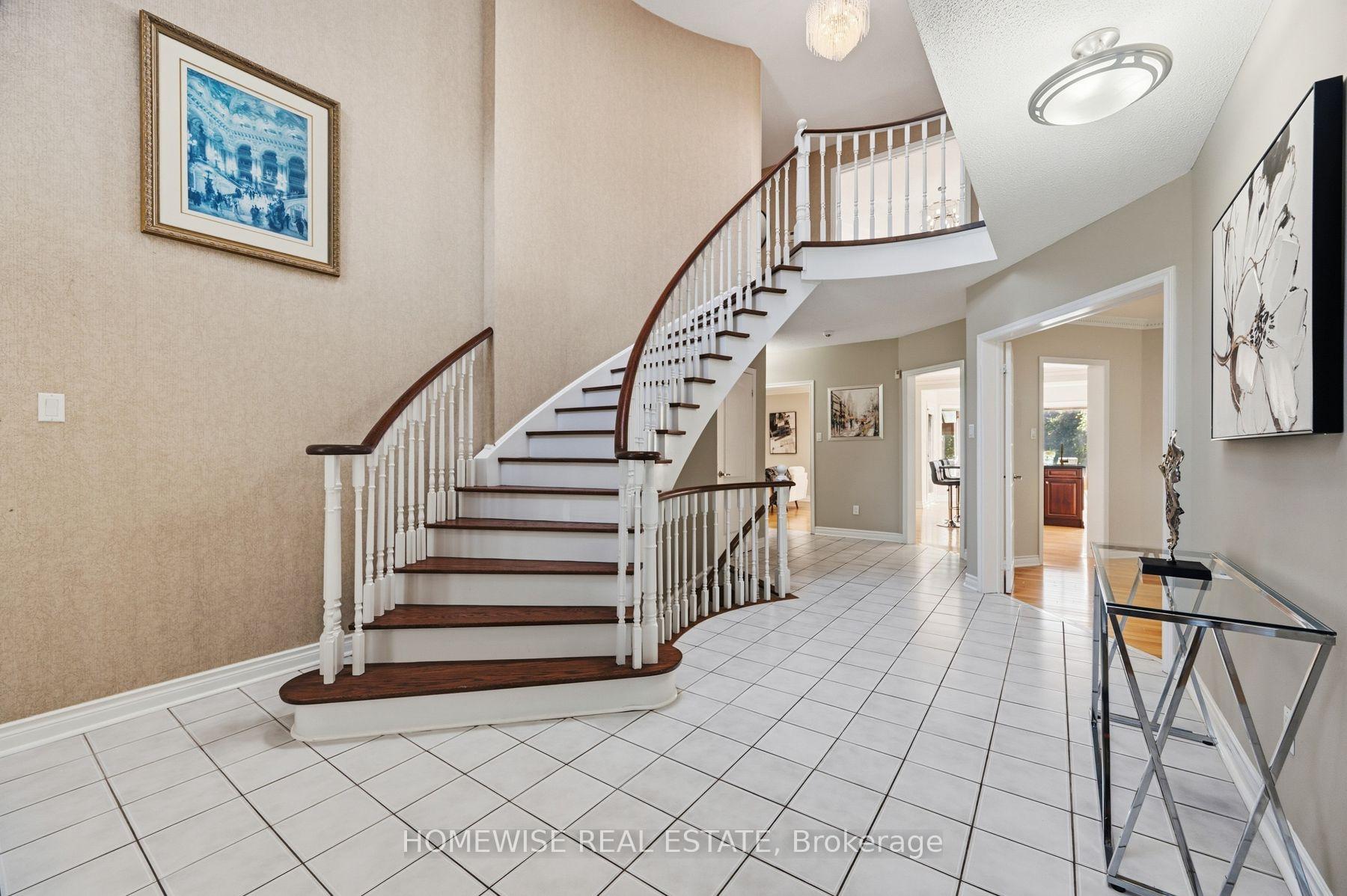 Photo 3 of 5859 Riverside Place, Mississauga, East Credit — HOMEH