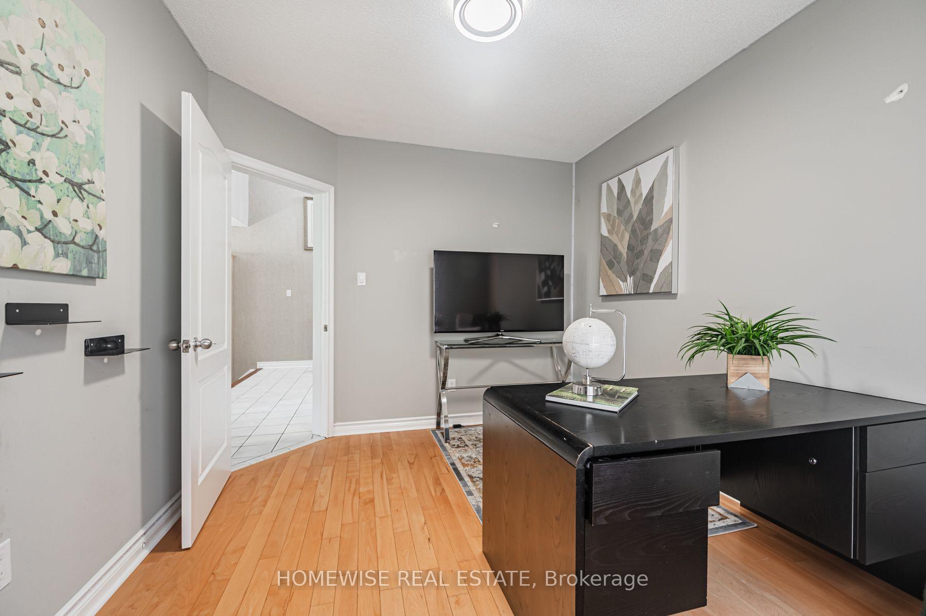 Photo 7 of 5859 Riverside Place, Mississauga, East Credit — HOMEH