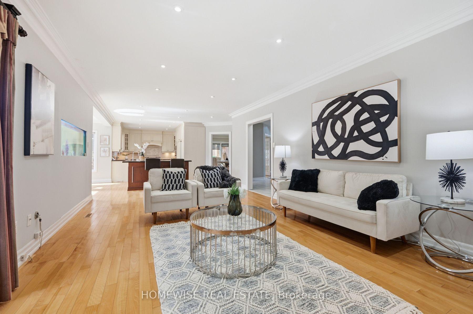 Photo 11 of 5859 Riverside Place, Mississauga, East Credit — HOMEH