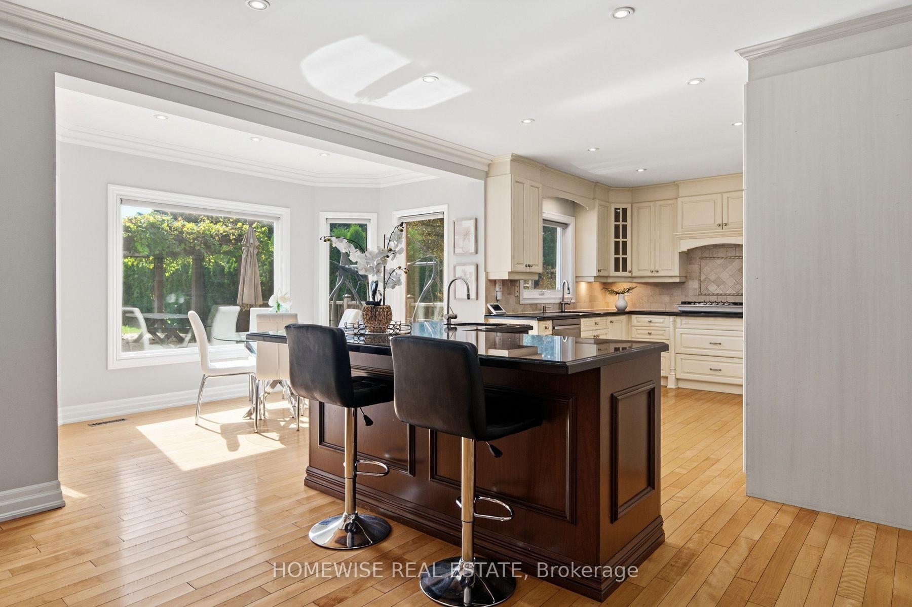 Photo 12 of 5859 Riverside Place, Mississauga, East Credit — HOMEH