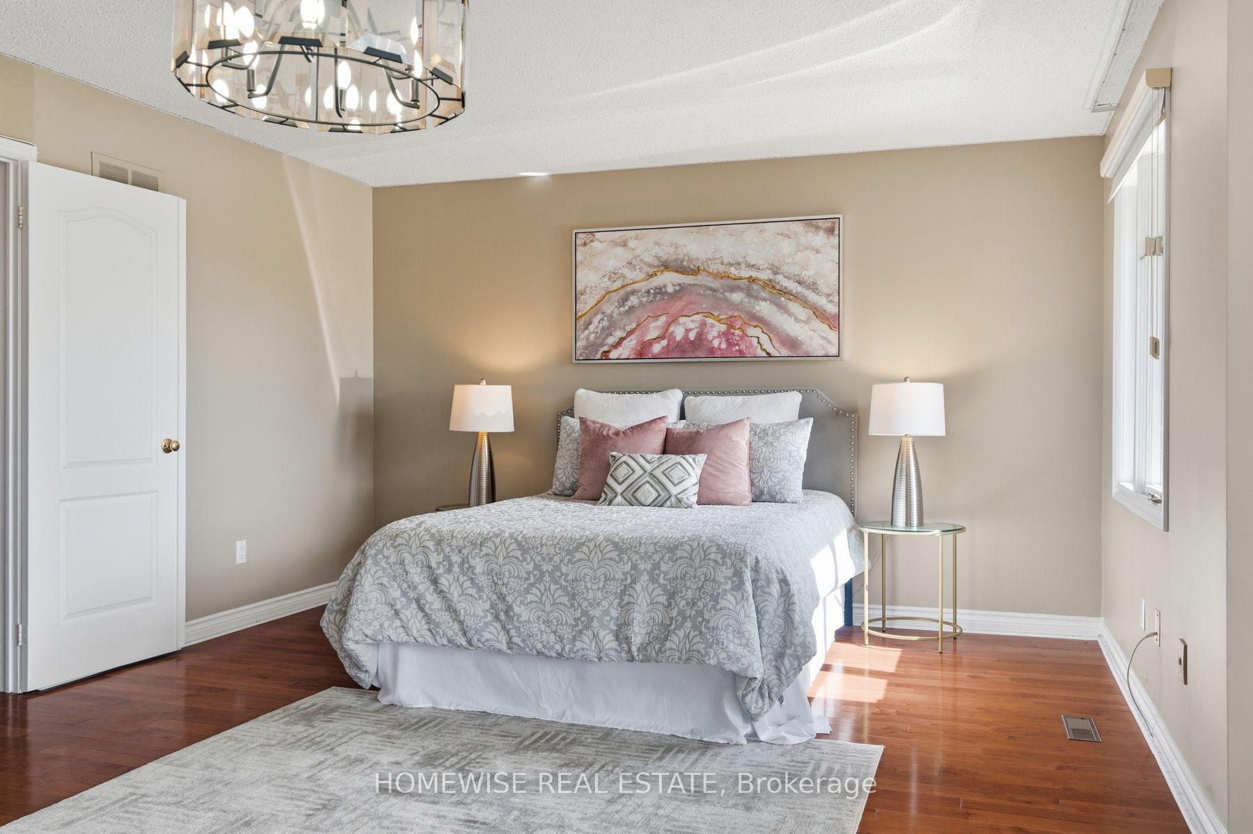 Photo 19 of 5859 Riverside Place, Mississauga, East Credit — HOMEH