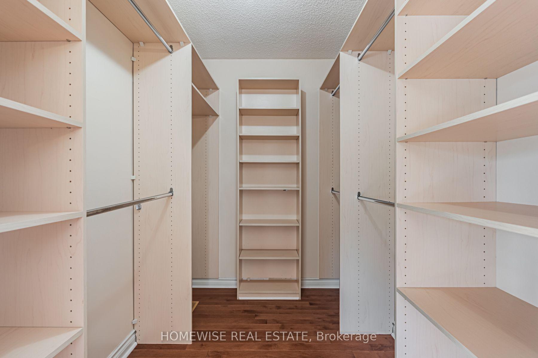Photo 21 of 5859 Riverside Place, Mississauga, East Credit — HOMEH
